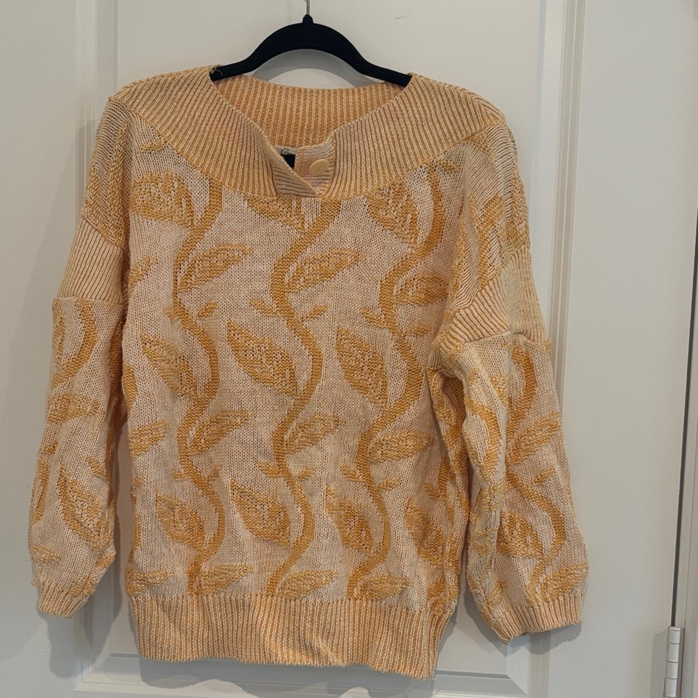 Elegant Vintage Cream and Gold Leaf Pattern Sweater